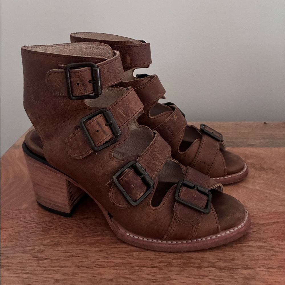 Freebird “Quail” Women’s Brown Leather Buckle Block Heel Sandals